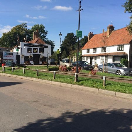 Harmondsworth Hall Guest House West Drayton  Eksteriør billede