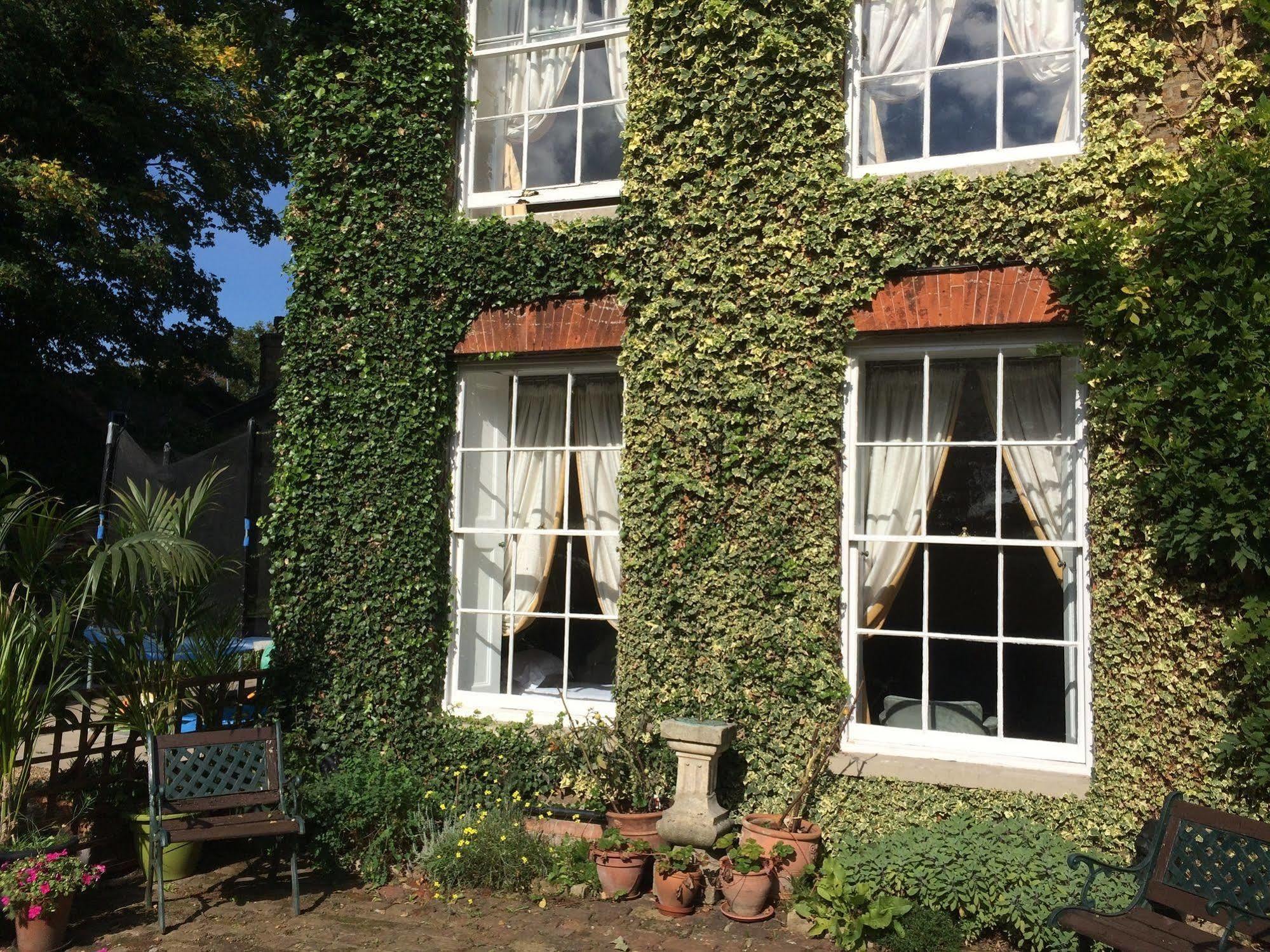 Harmondsworth Hall Guest House West Drayton  Eksteriør billede
