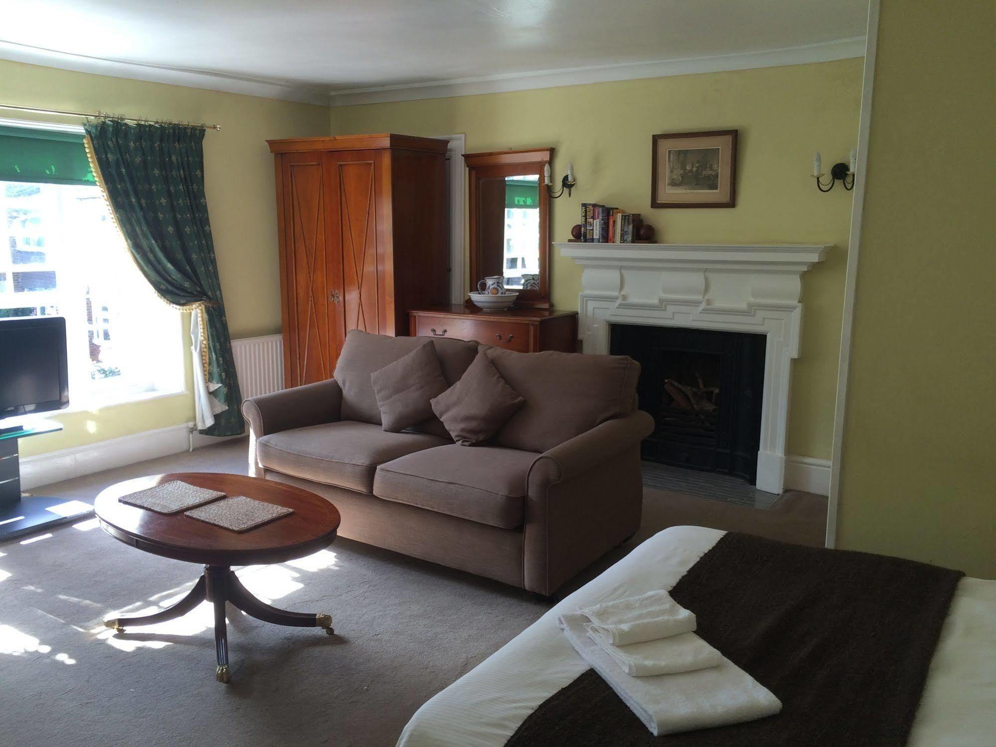 Harmondsworth Hall Guest House West Drayton  Eksteriør billede