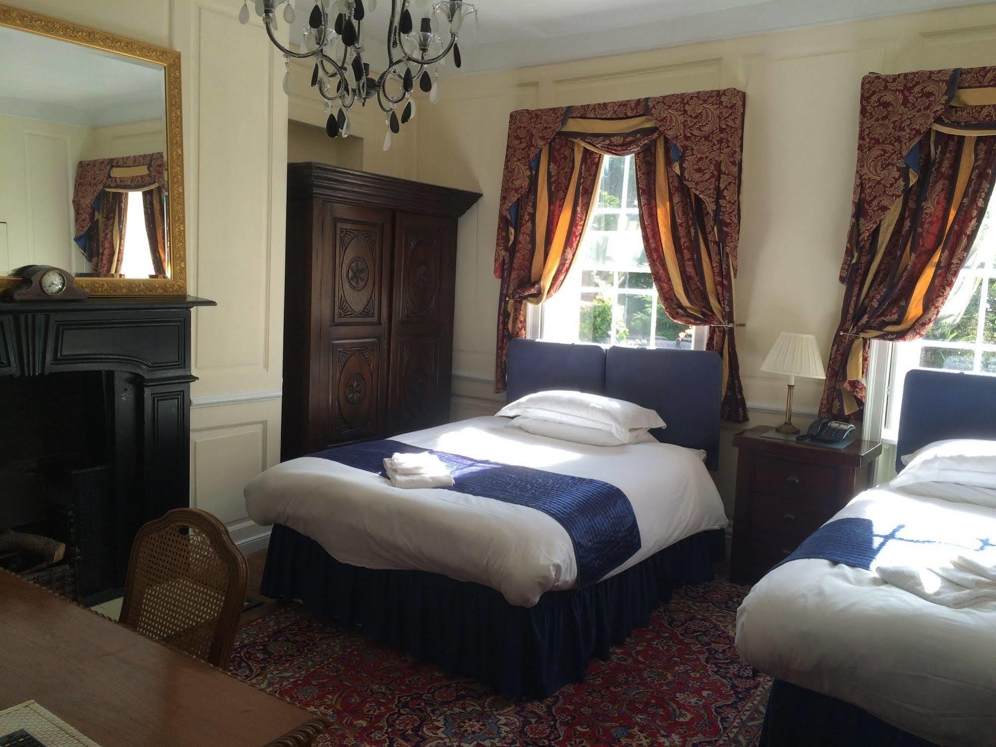 Harmondsworth Hall Guest House West Drayton  Eksteriør billede