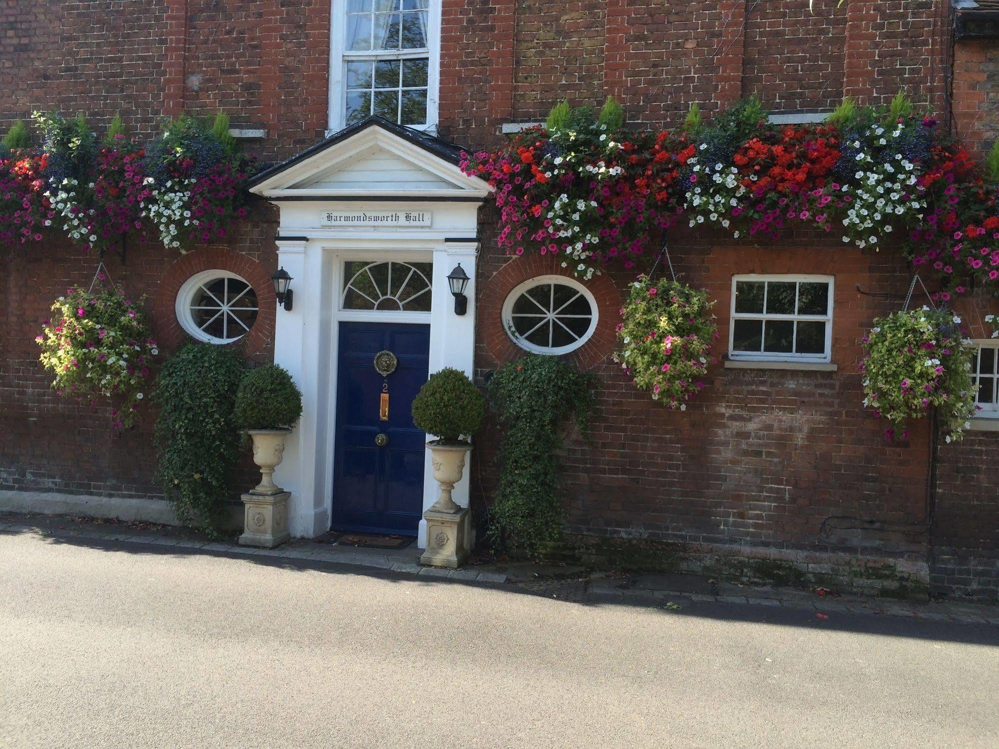 Harmondsworth Hall Guest House West Drayton  Eksteriør billede